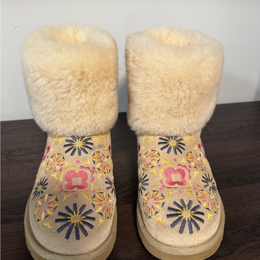 UGG Shearling Boots with Floral Embroidery - Picture 8 of 8